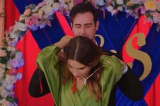 Miłość i nadzieja odc. 293. Sila, Levent