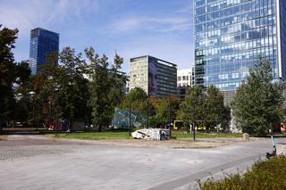 Uprzątnięta działka po Parku Miniatur Województwa Mazowieckiego w Warszawie