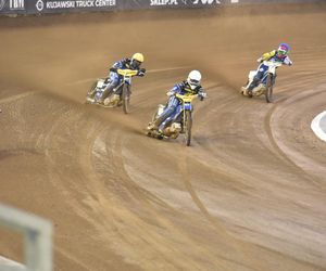 PRES Grupa Deweloperska Toruń - Bayersystem GKM Grudziądz, zdjęcia Motoareny. Fotorelacja z trybun i toru