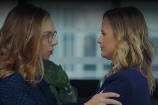 M jak miłość, odcinek 1718. Julia (Marta Chodorowska), Sylwia (Hanna Turnau)