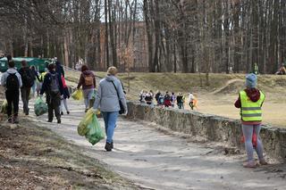 Oczyścili las ze śmieci, a teraz przygotowują się do sprzątania rzeki