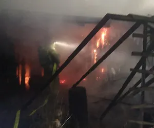 Wielki pożar wybuchł wieczorem. Strażacy ugasili płomienie, ale straty są ogromne