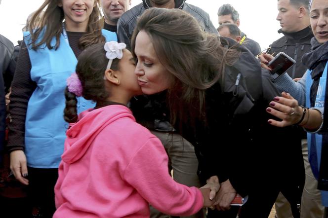 Angelina Jolie w obozie dla uchodźców