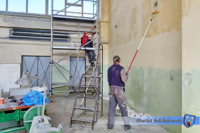 Koronawirus nie powstrzymał TYCH NAUCZYCIELI! Przygotowali swoim uczniom niezłe CACKO!