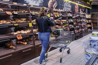 Biedronka z wielkimi promocjami po świętach. Masło i mleko za grosze
