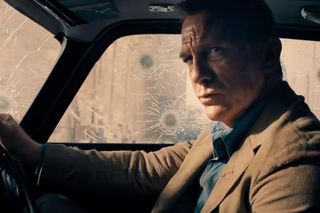 Twórca „Peaky Blinders” napisze scenariusz nowego filmu o Jamesie Bondzie. Premiera planowana na 2028 rok