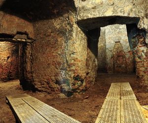 Oto najbardziej tajemnicze miejsce w Warszawie. Elizeum w parku Rydza-Śmigłego