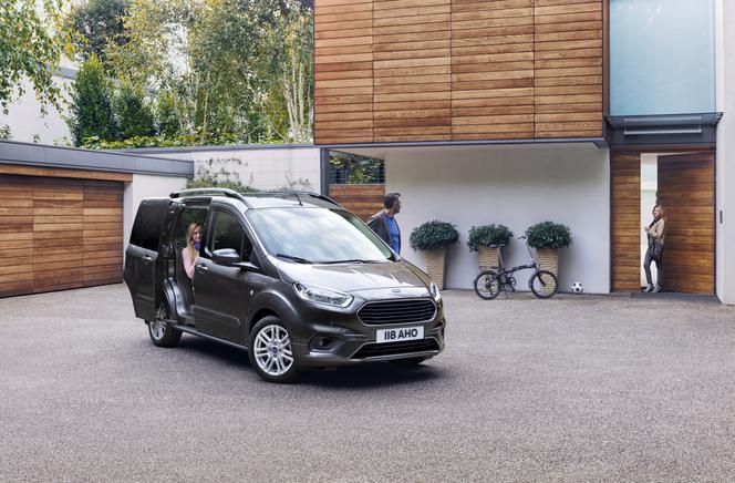 Ford Tourneo Courier lifting 2018