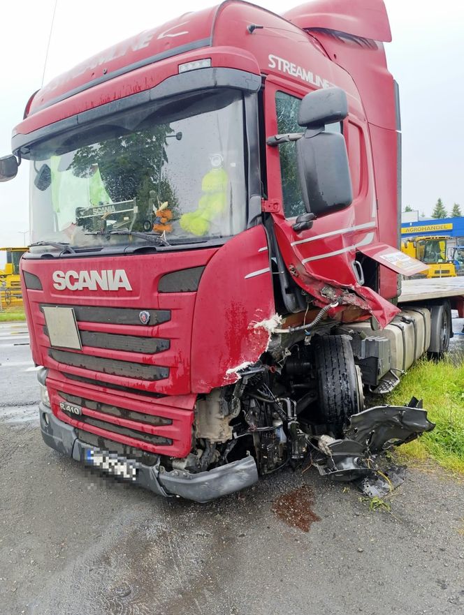 Wypadek na DW 309 koło Leszna. Zderzyły się dwa samochody