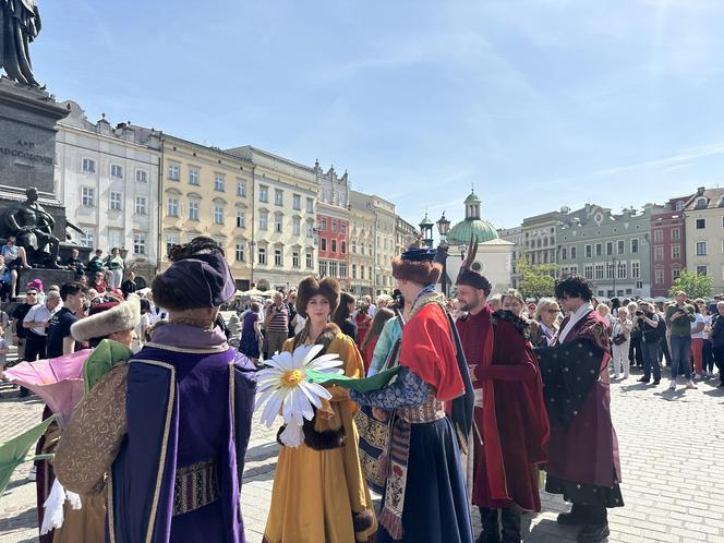 "Polonez wiosenny" na Rynku Głównym w Krakowie