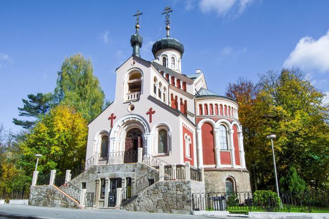 Złote kopuły i bajkowa architektura: najpiękniejsze cerkwie w Czechach