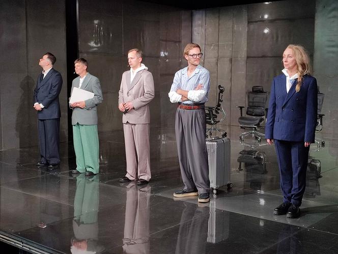 Plagi tematem spektaklu w kieleckim teatrze. Znów reżyseruje twórczyni z Islandii