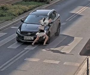  Łódź. Kobieta potrącona na przejściu. Patrzyła nie na drogę, tylko w telefon [ZDJĘCIA]