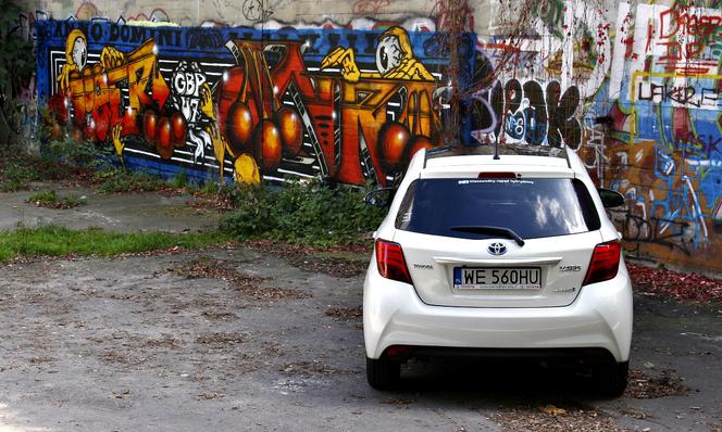 Toyota Yaris Hybrid lifting 2014