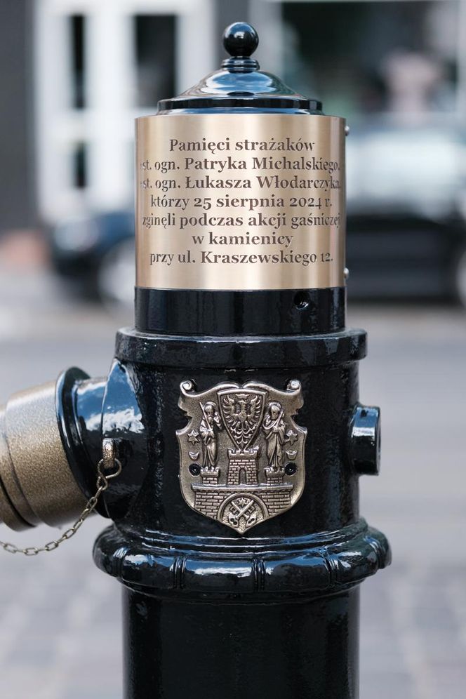 Przy ulicy Kraszewskiego upamiętniono tragicznie zmarłych strażaków
