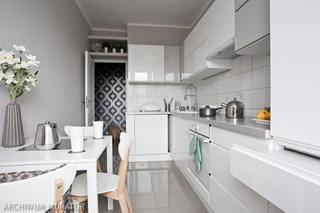 Kuchnia w stylu skandynawskim. Praktyczne wskazówki, jak urządzić funkcjonalne i minimalistyczne wnętrze