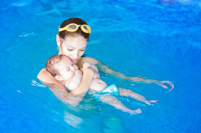 Zajęcia na basenie z niemowlakiem