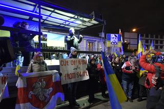 Warszawiacy murem za Ukrainą. Codziennie na protestach dziesiątki tysięcy ludzi