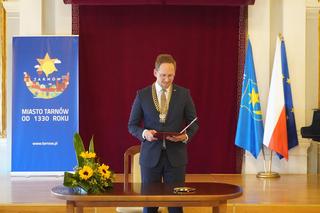 Prezydent Tarnowa udzielił ślubu. Anna i Mariusz powiedzieli sobie „tak” w Sali Lustrzanej