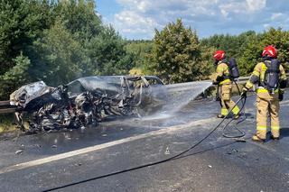 Kierowca spłonął razem z autem. Droga krajowa w woj. lubelskim całkowicie zablokowana!