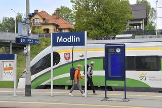  (Nie)wielki sukces PKP. Jest zielone światło na kolej do lotniska w Modlinie