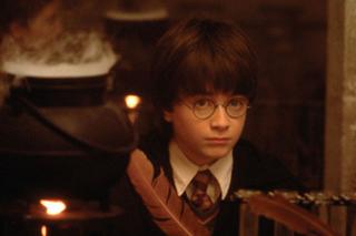 Harry Potter: usunięta scena z pierwszego filmu rozbawi was do łez! Jest identyczna jak w książce! [WIDEO]