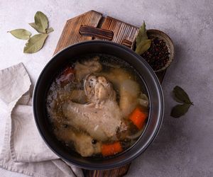 Co zrobić z mięsa z rosołu? 20 pomysłów, które pokochasz bardziej niż sam rosół!