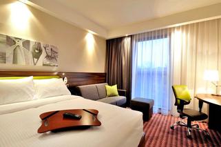 Hotel Hampton by Hilton1