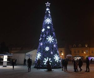 Święta Bożego Narodzenia w Żorach. Jarmark, spotkanie z Mikołajem, wigilia dla mieszkańców