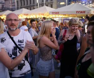 Potańcówka przed Teatrem Śląskim w Katowicach