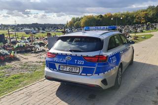 Pan Eryk koczuje na cmentarzu w Elblągu