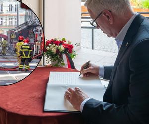 Poznaniacy opłakują zmarłych strażaków. Każdy może się wpisać