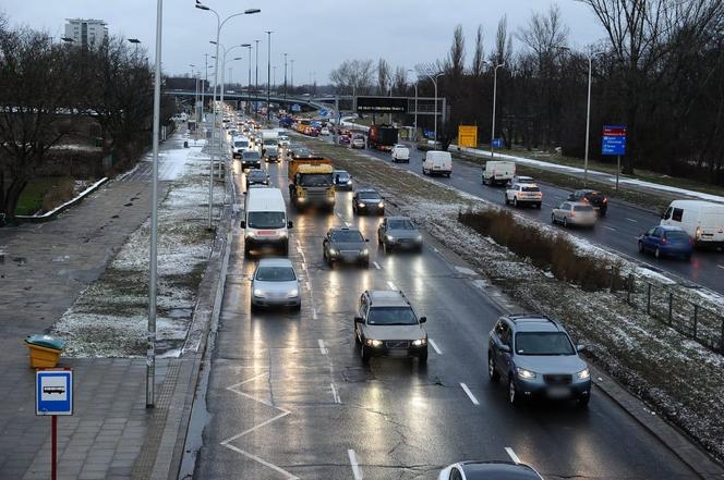 Remont Trasy Łazienkowskiej. Paraliż komunikacyjny i korki w Warszawie