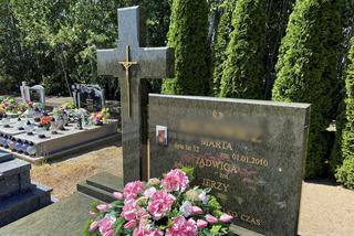 Grób Marty K. (+32 l.) na cmentarzu w Korycinie (woj. podlaskie)