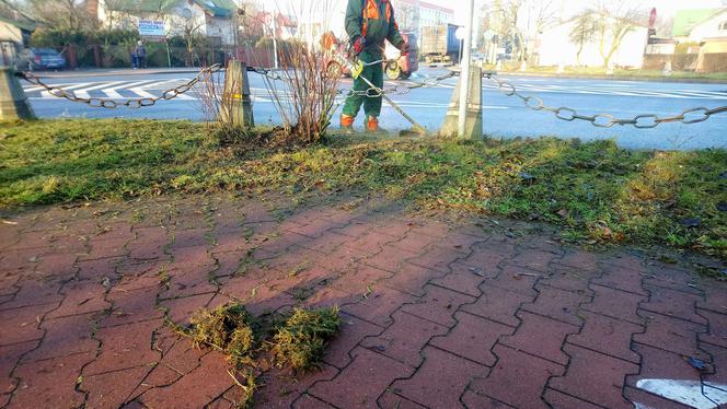 W tym roku zima nie zaskoczy drogowców! Wyjechali na drogi… KOSIARKAMI