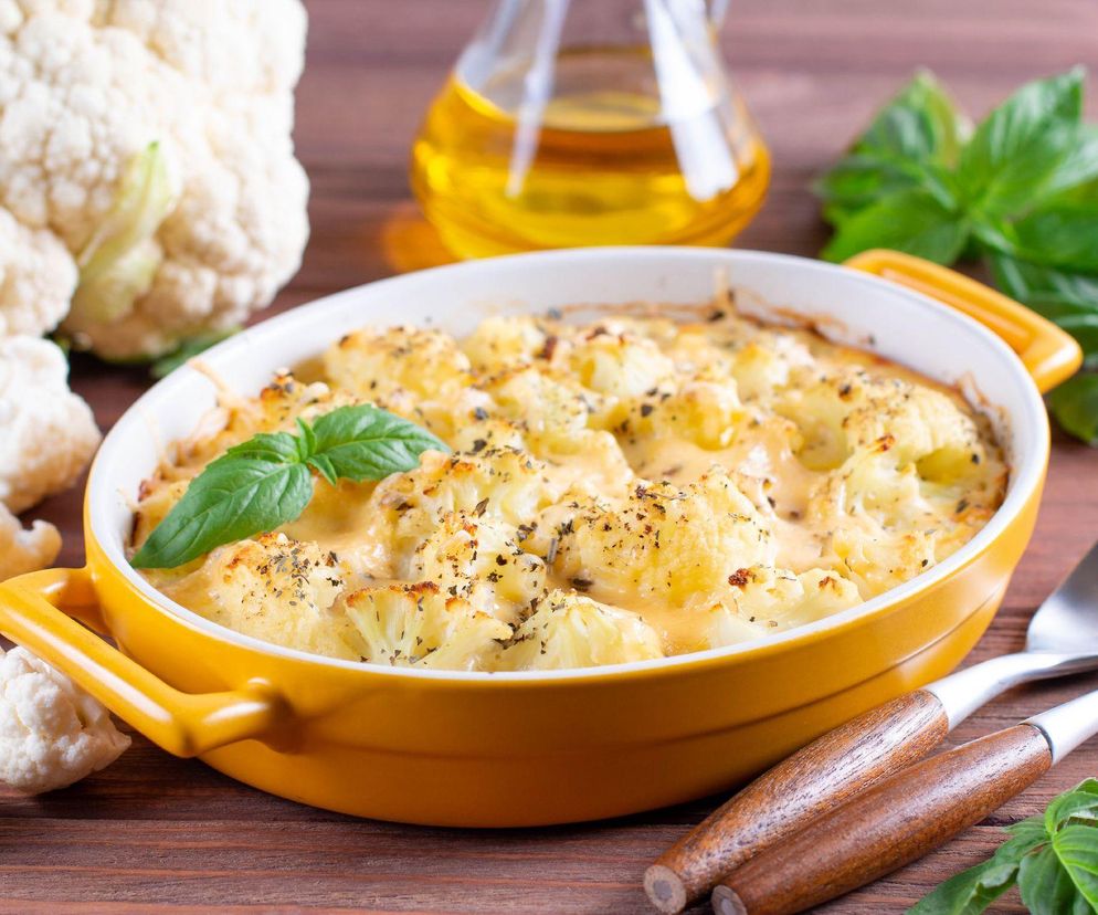 zapiekany kalafior w sosie serowym