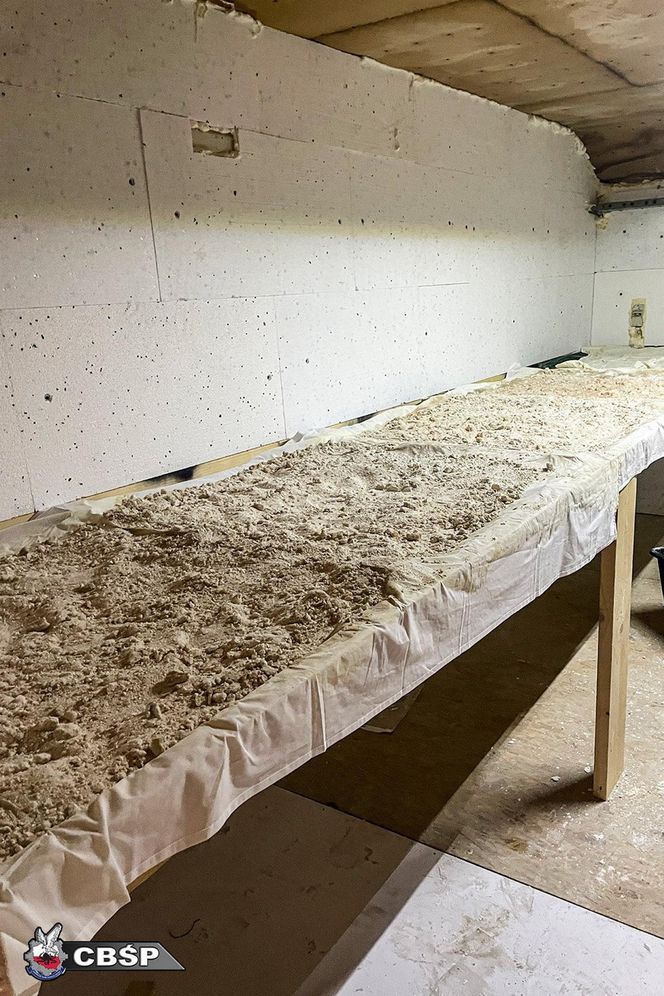 Zlikwidowali fabrykę śmierci pod Pruszkowem. 800 kilogramów środków odurzających warte miliony złotych