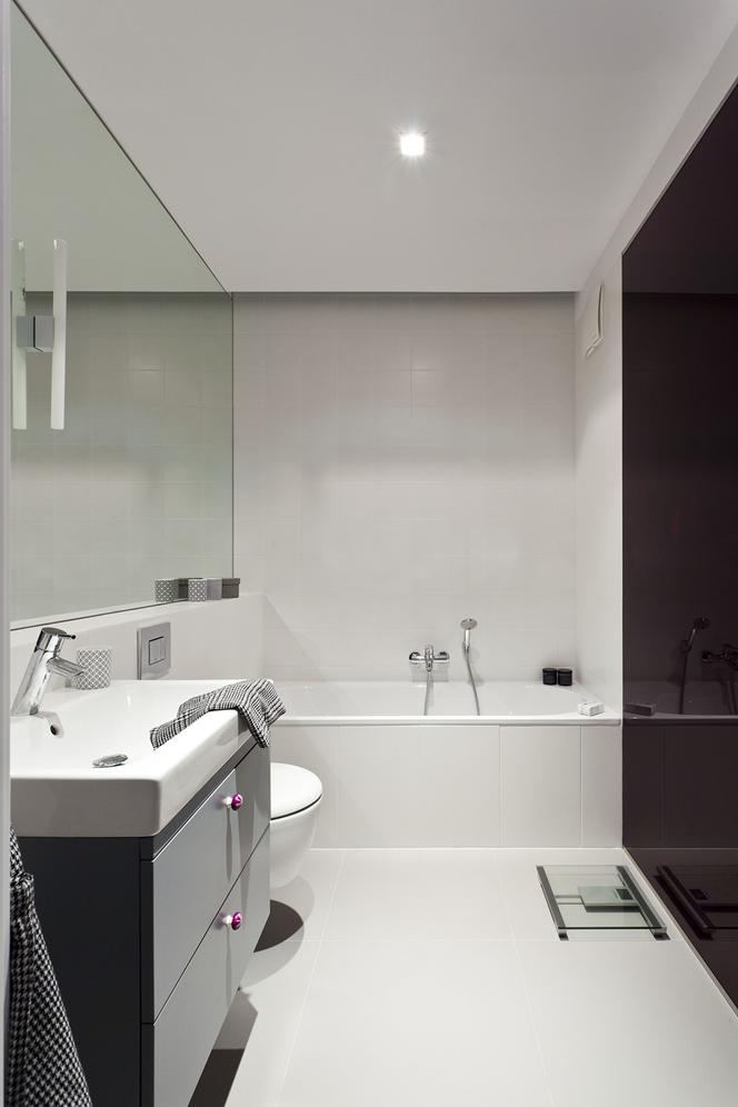 Czarnobiała łazienka 2015 w stylu nowoczesnym
