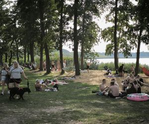 Długi sierpniowy weekend na plaży w Osiecznej
