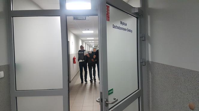 Zielona Góra. Policjanci zlikwidowali "dziuplę". 3 osoby zatrzymane