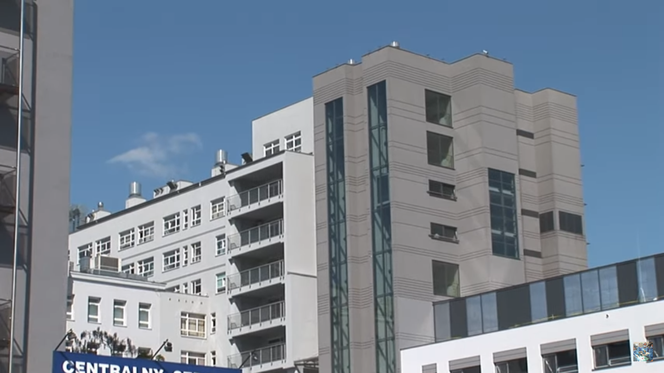 Tragedia w szpitalu MSWiA w Warszawie. Mężczyzna wyskoczył z okna na trzecim piętrze
