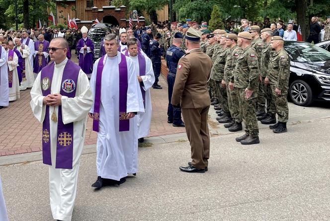 Przejmujący pogrzeb 21-letniego Mateusza Sitka. Żołnierz zginął, broniąc naszej granicy