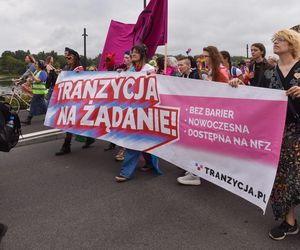 VI Toruński Marsz Równości. Przeciwnicy modlili się w centrum