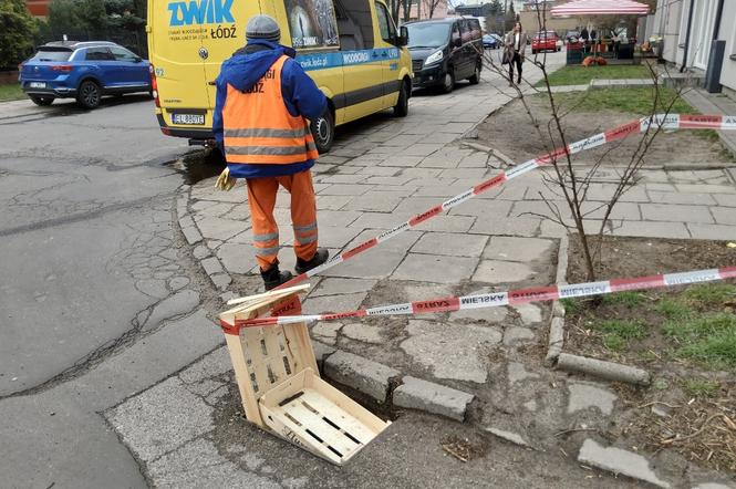 W Łodzi złomiarze kradną żeliwne pokrywy włazów kanalizacyjnych i kratki z wpustów ulicznych!