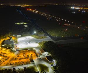 Takiego wydarzenia w Bydgoszczy jeszcze nie było! Co się będzie działo w nocy na bydgoskim lotnisku?