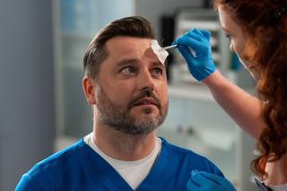 Na dobre i na złe, odc. 882: Majka Skawina (Katarzyna Wuczko), Borys Jakubek (Marcin Zacharzewski)