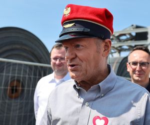 Donald Tusk w Męcinie. Premier odwiedził budowę największego tunelu kolejowego w Polsce
