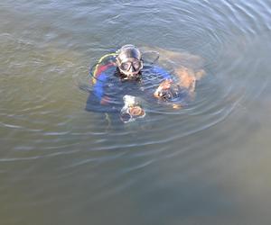 W Giżycku odbyło się podwodne sprzątanie portu. Niewiarygodne, co ludzie wyrzucają do jeziora! [ZDJĘCIA]