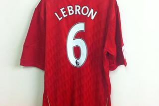 LeBron James w koszulce Liverpoolu?
