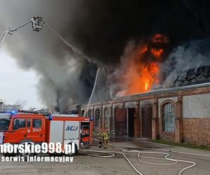 Potężny pożar zabytkowej hali w Gdańsku. Wielka chmura dymu w mieście